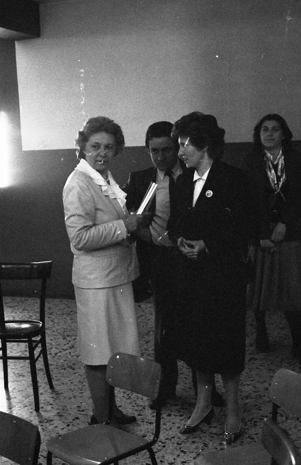 1983 - incontro con i ragazzi a scuola