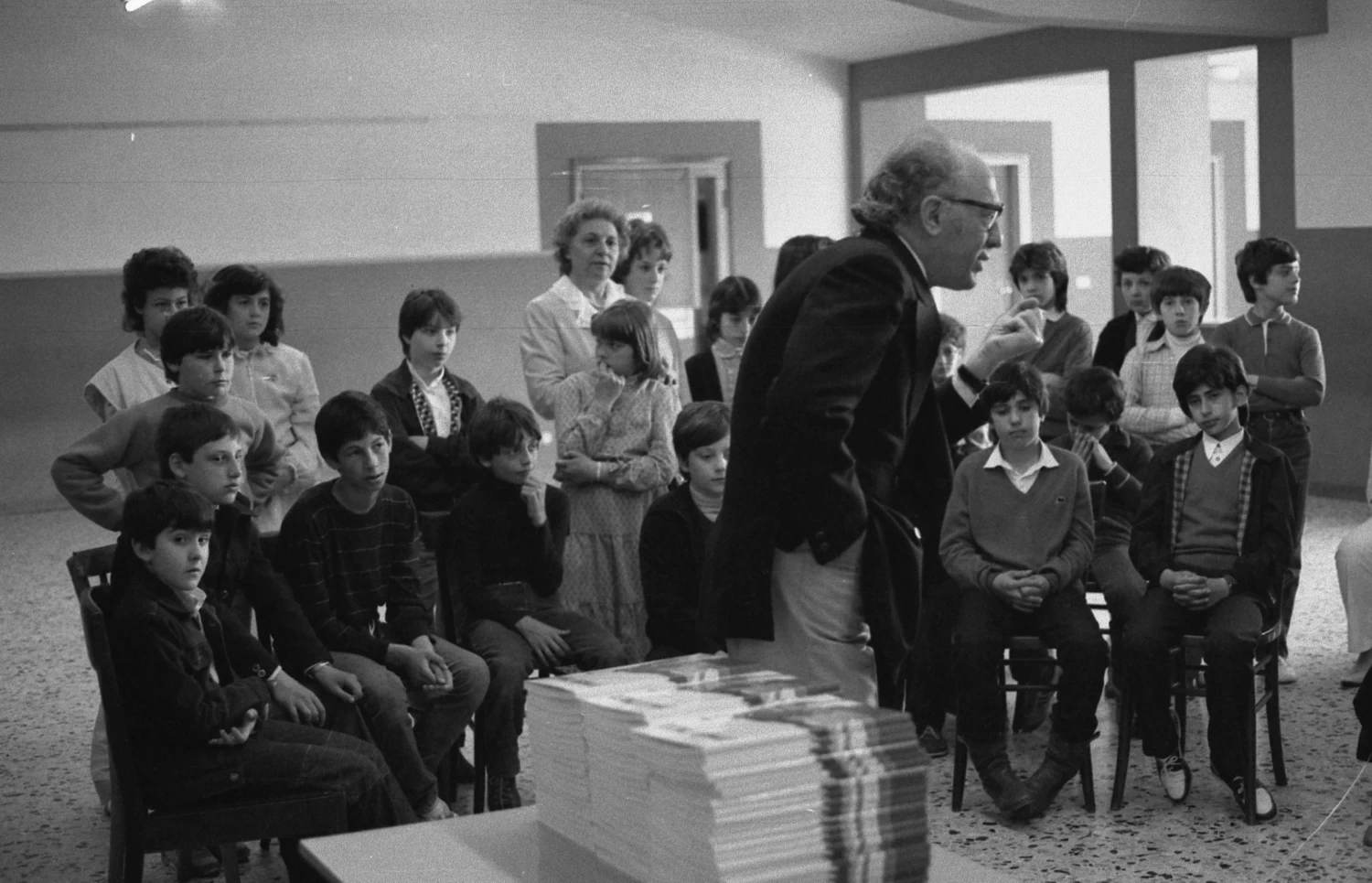1983 - incontro con i ragazzi a scuola