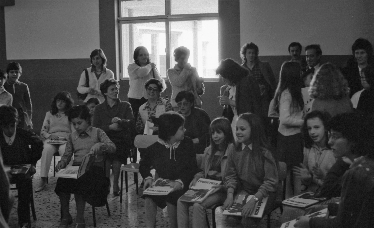 1983 - incontro con i ragazzi a scuola